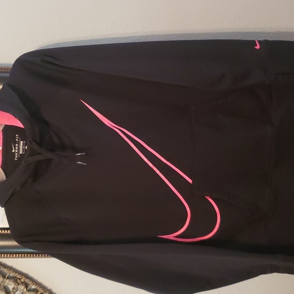 Nike Tops - Nike Therma Fit